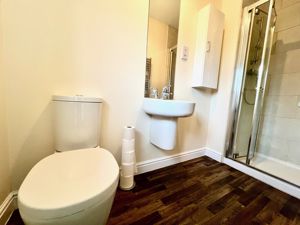 En-suite- click for photo gallery
